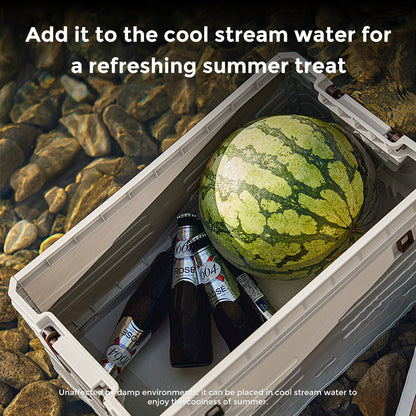 SolarPlay 60L Foldable Camping Storage Box with Lid and Handle, suitable for camping.